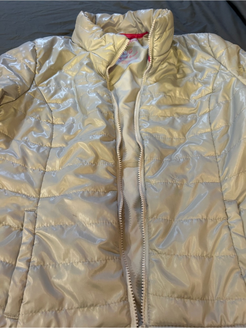 Aeropostale Silver Quilted Puffer Jacket size large fits medium